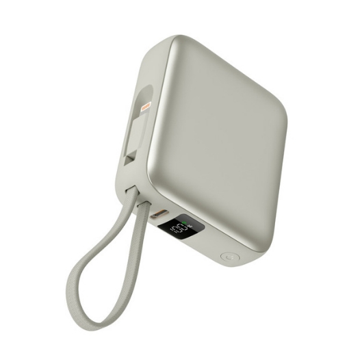 صورة آي أو سويت بطارية متنقلة سعة 10,000 ملي أمبير- قوة 22.5 وات بي دي - مع وصلة شحن تايب سى ووصلة شحن لايتننيغ ومنفذ USB-C لون فضي